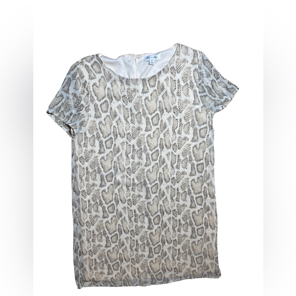 H&M White and Gray Boxy Short Sleeve Blouse